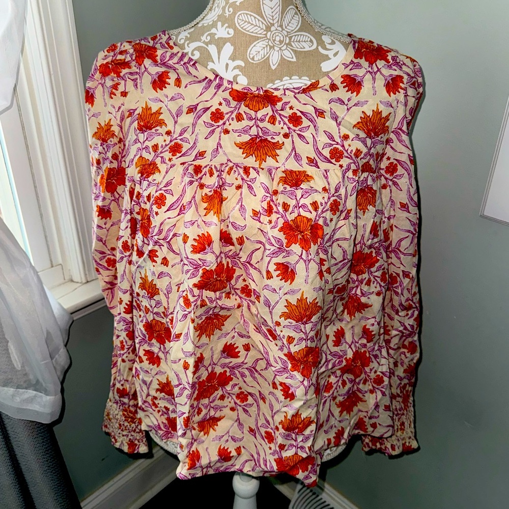 NWT Universal Thread Women’s Floral Top, Size M